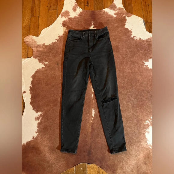 American Eagle black Curvy high rise jegging
size 6 regular - Picture 1 of 6